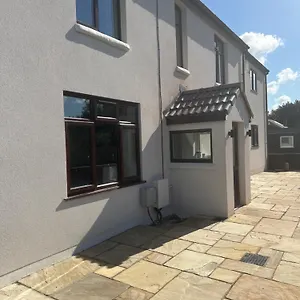 Cedarwood Bed & Breakfast